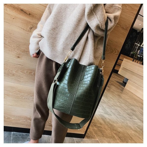 sac seau croco vert
